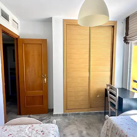 Vistas Al Mar Y Parque De La Paloma, A/c Apartment *
